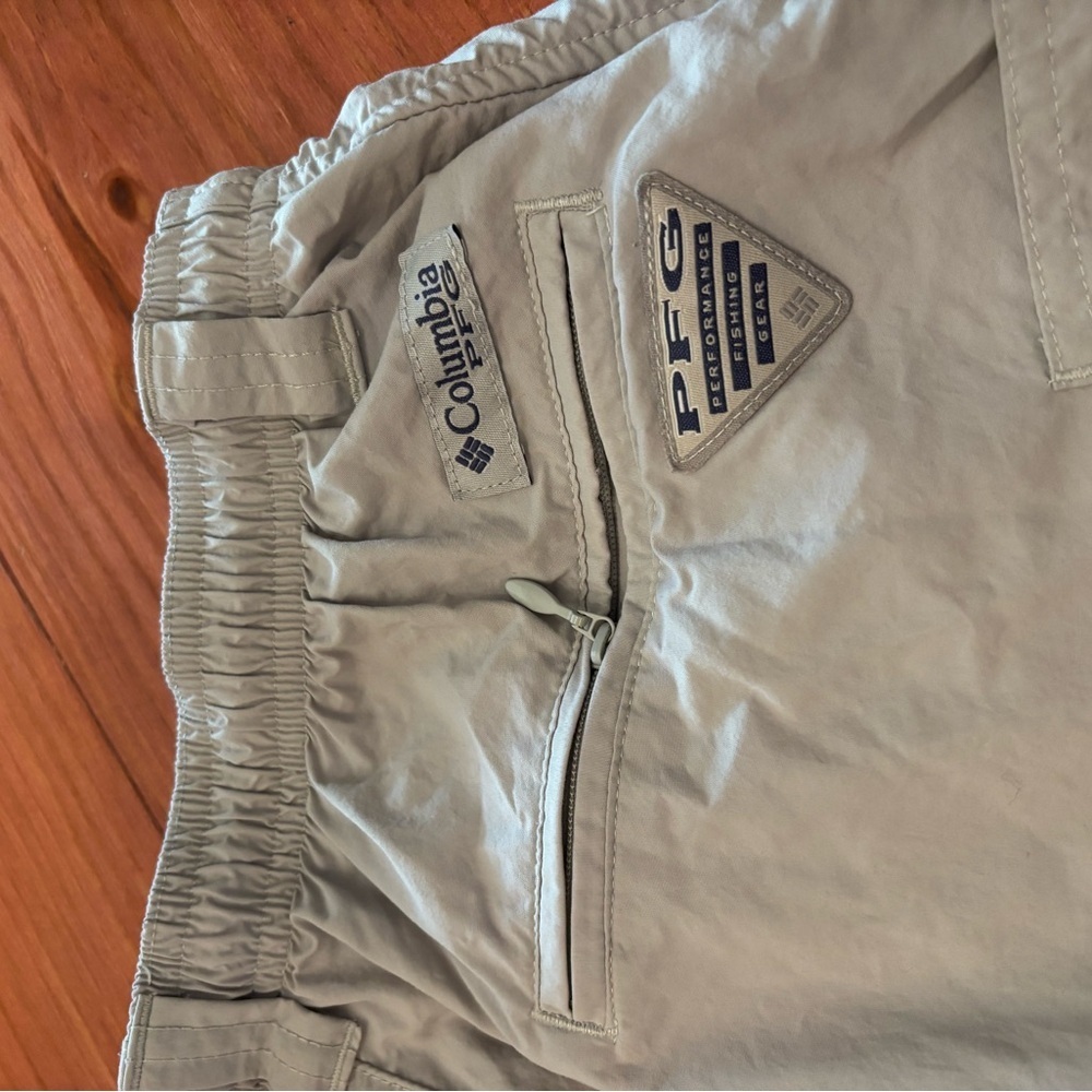 Columbia PFG Omni-Shade Men's Fishing Shorts Size S (8) - Picture 2 of 4